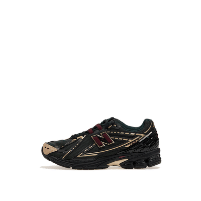 new-balance-1906r-kith-black-m1906rks