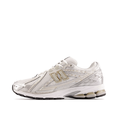 new-balance-1906r-white-rain-cloud-silver-metallic-m1906ri