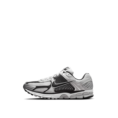 nike-zoom-vomero-5-metallic-silver-black-fj4151-004