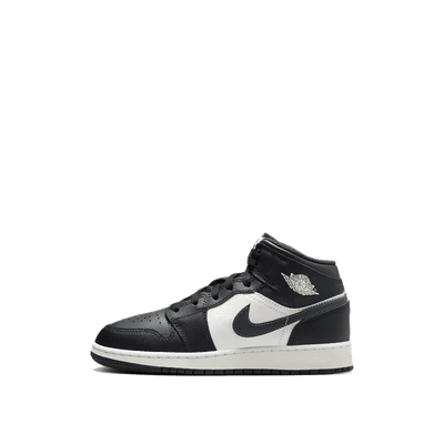 air-jordan-1-mid-off-noir-toe-dq8426-010
