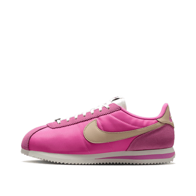 nike-cortez-wmns-playful-pinksanddrift-sail-if1764-601