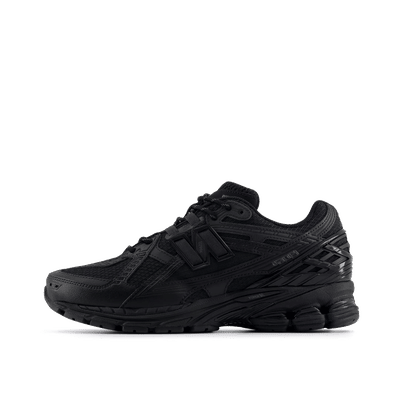new-balance-1906-triple-black-m1906nj
