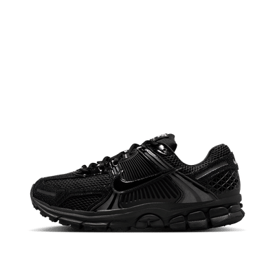 nike-wmns-zoom-vomero-5-blackmetallic-silver-anthracite-ii6236-001