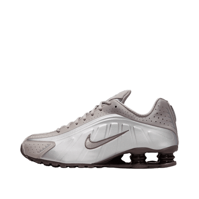 nike-shox-r4-grey-hq1988-200