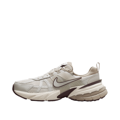 Nike V2K Run Wmns "Lt Orewood Brn/Light Bone-Khaki-Earth" | FD0736-103