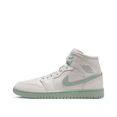 air-jordan-1-mid-white-bq6472-124