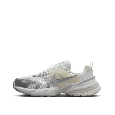 nike-v2k-run-wmns-whitesilverplatinum-fd0736-104