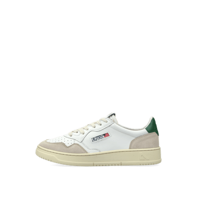 autry-medalist-low-whiteamaz-aulwls23