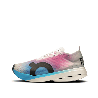 on-cloudboom-strike-whiteblue-3me30483195