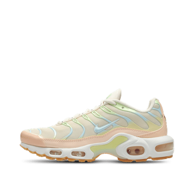 nike-air-max-plus-crimson-tint-pale-ivory-dz3671-800