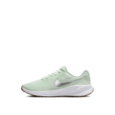 nike-revolution-7-barely-greenwhiteplatinum-tint-fb2208-303