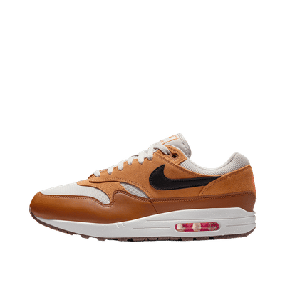 nike-air-max-1-essential-british-tanlight-bone-fz5808-004