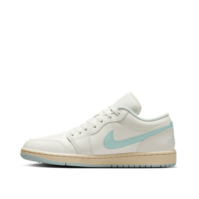 air-jordan-1-low-white-dc0774-134