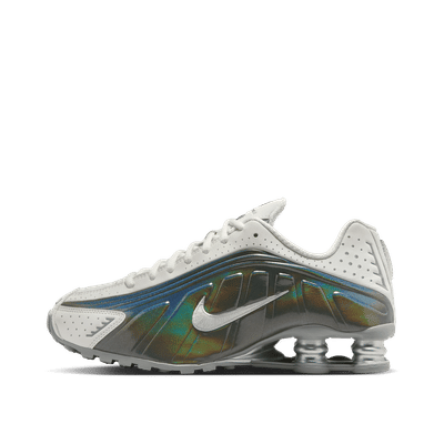 Nike Shox R4 Wmns "White Iridescent" | IB7703-100