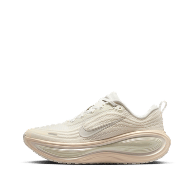 Nike Vomero Plus ESS Wmns "Summit White/Chalk-Phantom-Pure Platinum" | IO9916-100