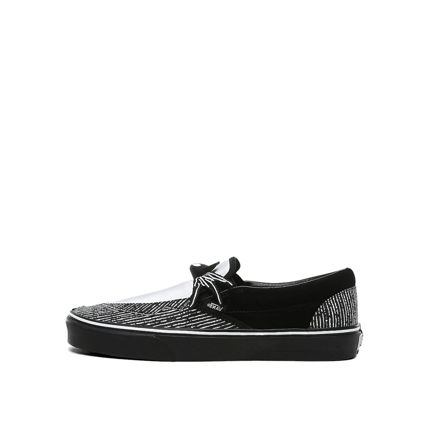 Vans The Nightmare Before Christmas x Classic "Jack Skellington Bowtie" | VN0A4BV3T4V1