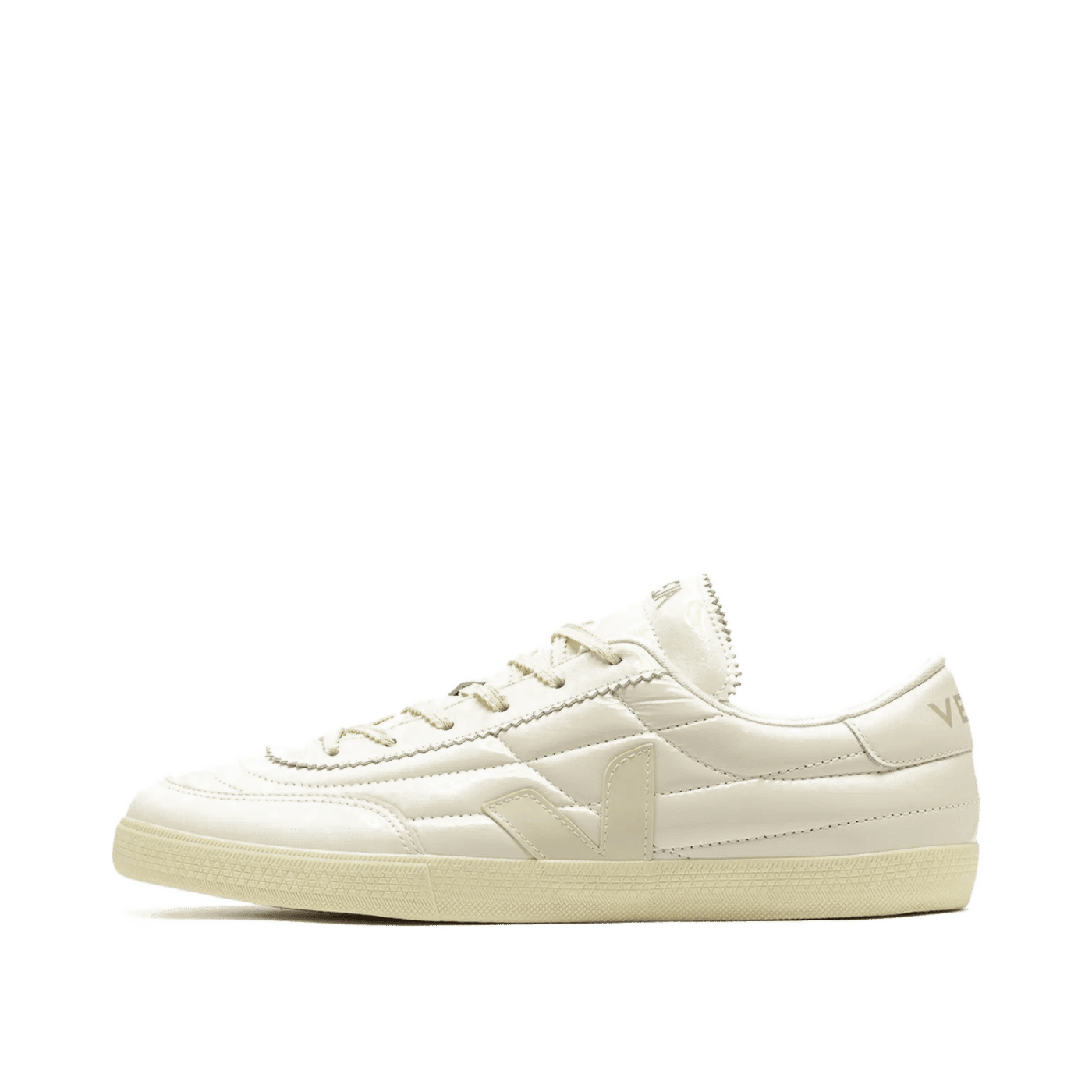 Veja Panenka Wmns "Off-White" | FU0221667A