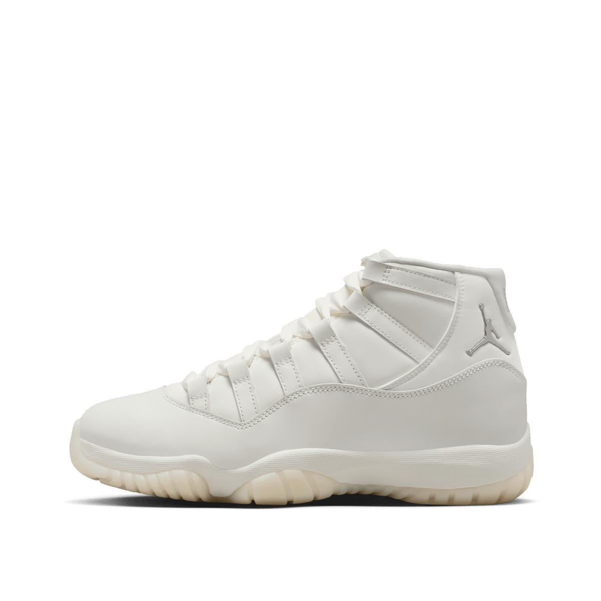 Air Jordan 11 Retro Wmns "Pearl / Grand Finale" | AR0715-110