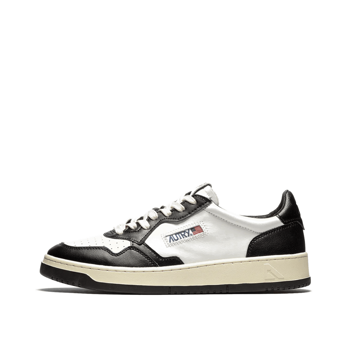 Autry Medalist Low "WHITE / BLACK" | AULWWB01